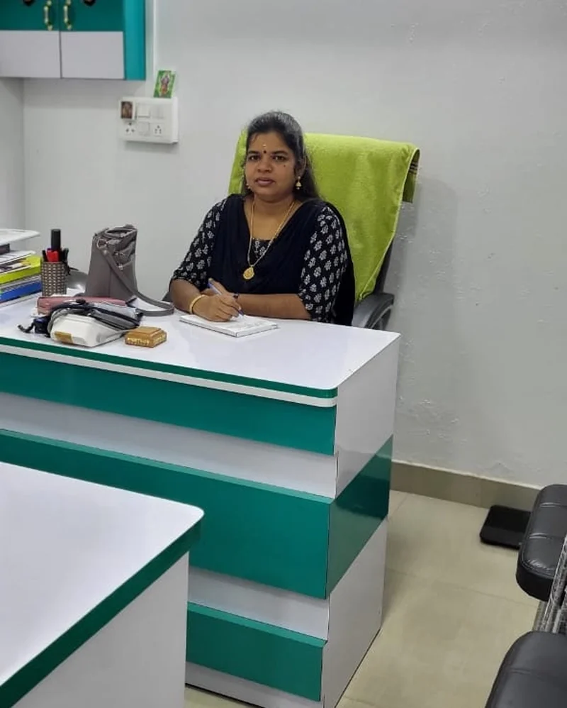 Dr. P. Sathyameera, Siddha doctor in Nagapattinam, at her consultation desk